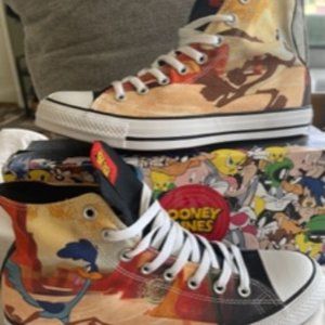 Vintage Converse X Looney Tunes All Star Chuck Taylors Roadrunner size 9